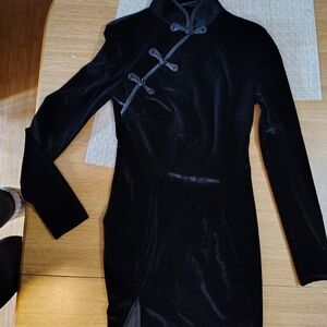 SHEIN Elegant Black Velvet Long Sleeve Dress